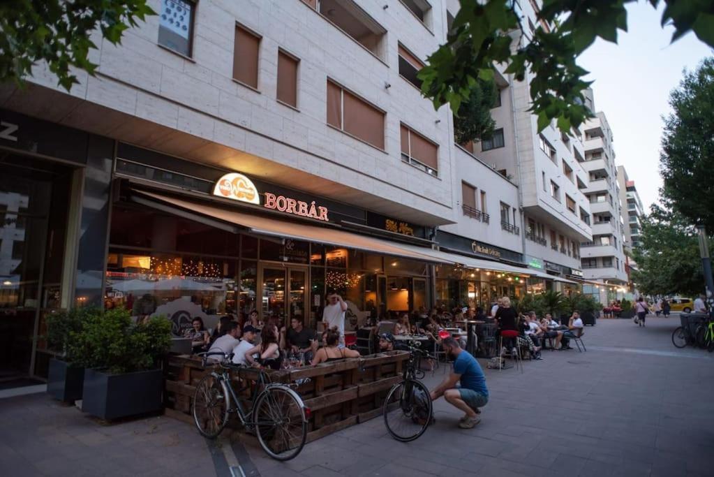 Jozsef-Corvin Central Budapest Exterior foto